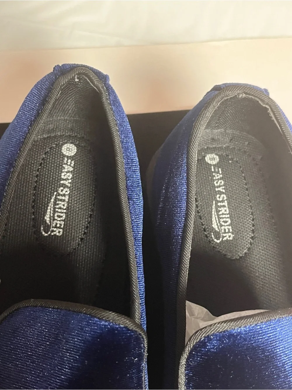 NEW Easy Strider Navy Velvet Loafers Bow Tie Pocket Square Set Size 8